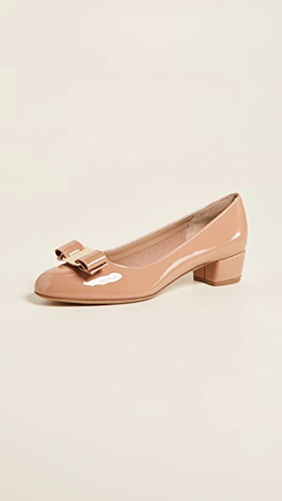 Shop Ferragamo Vara Low Heel Pumps In New Blush