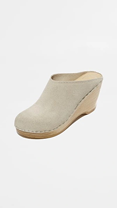 Shop No.6 New School Clogs In Chalk