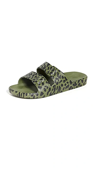Shop Freedom Moses Moses Two Band Slides In Leo Cactus