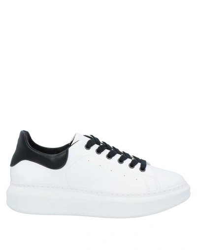 Shop Vitamina Tu Sneakers In White