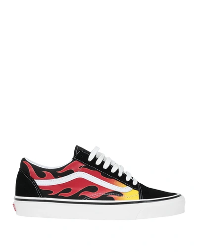 Vans Old Skool Low Top Sneaker In Black