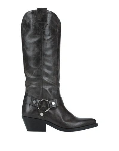 Janet & Janet Knee Boots In Dark Brown