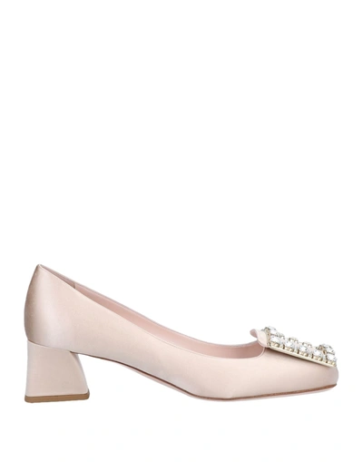 Roger Vivier Pumps In Beige