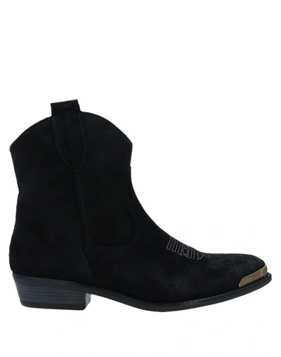 Shop Geneve Woman Ankle Boots Black Size 7 Leather