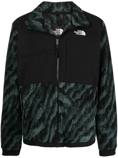 Shop The North Face Denali 2 Logo-print Panelled Jacket In Grün