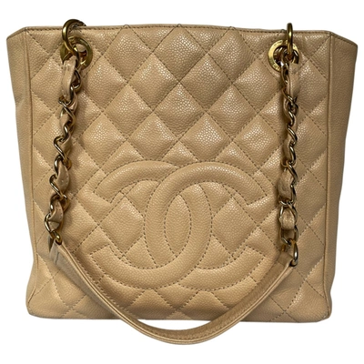 Petite shopping tote leather tote Chanel Beige in Leather - 27477806
