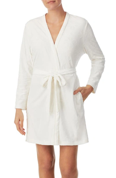 Shop Kate Spade Spade Pattern Short Robe In Pearl