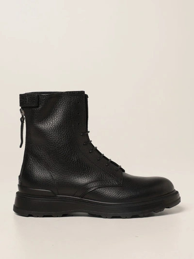 Shop Woolrich Ankle Boot In Grained Leather In Black