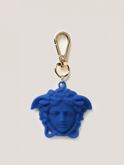 Shop Versace Keyring With Medusa In Sapphire