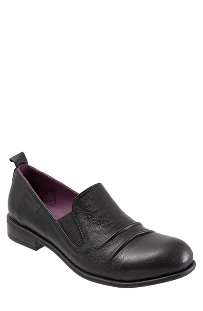 Shop Bueno Wendy Loafer In Black