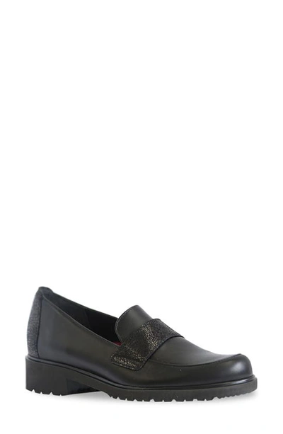 Shop Munro Geena Loafer In Black Leather
