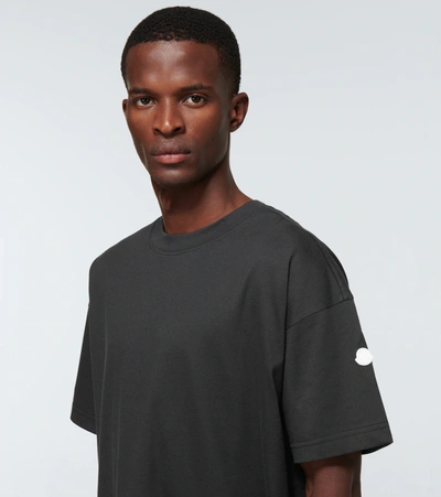 Shop Moncler Genius 4 Moncler Hyke Logo Cotton T-shirt In 黑色