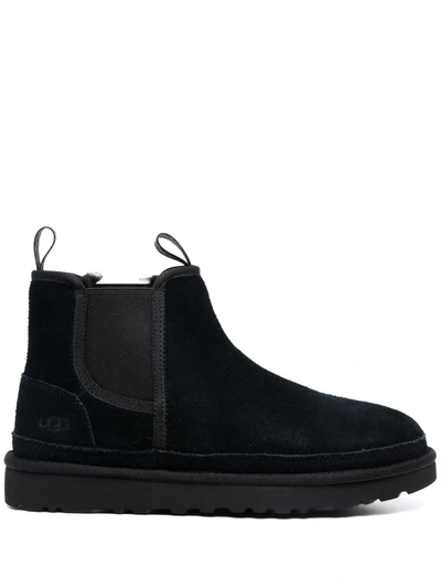 Shop Ugg Debossed-logo Shearling Ankle Boots In 黑色