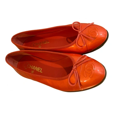 Pre-owned Chanel Patent Leather Ballet Flats In Orange