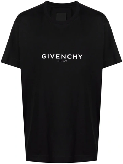 Shop Givenchy Reverse Oversized Cotton T-shirt In Schwarz