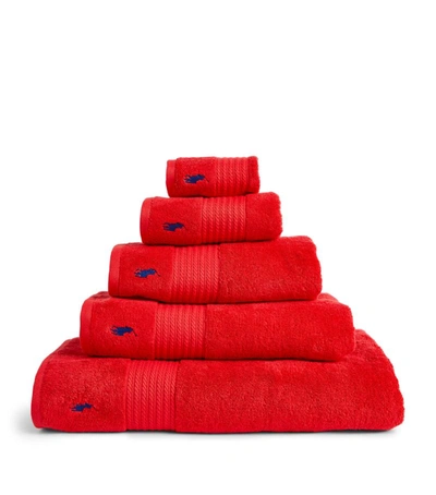 Shop Ralph Lauren Player Hand Towel (50cm X 100cm) In Red