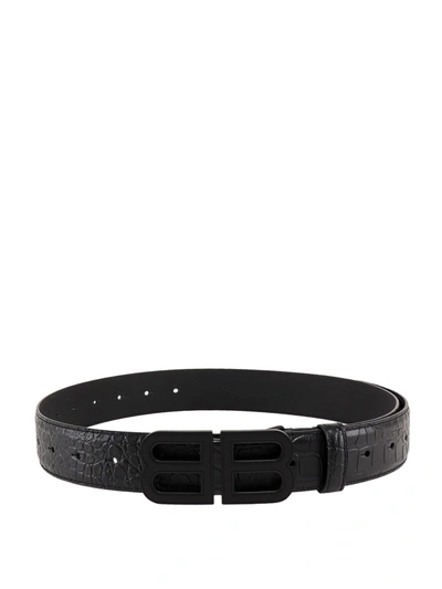 Shop Balenciaga Hourglass Bb Buckle Belt In Black