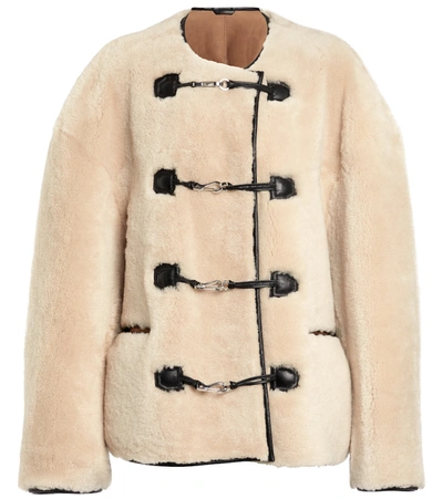 Totême Sheep Shearling Clasp Single-breasted Teddy Jacket In Off White
