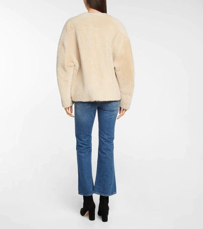 Totême Sheep Shearling Clasp Single-breasted Teddy Jacket In Off White