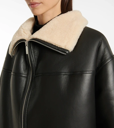 Totême Two-tone Shearling Zipped Jacket In Black Leather In Black Off White
