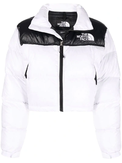 En god ven smal Mobilisere The North Face Logo-embroidered Feather-down Cropped Puffer Jacket In White  | ModeSens