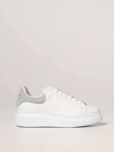Shop Alexander Mcqueen Sneakers In Leather In Dove Grey