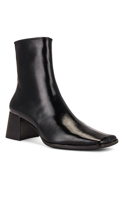 Jeffrey Campbell Slique Boot In Black