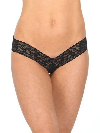 Hanky Panky Signature Lace Low-rise Crotchless Thong In Black