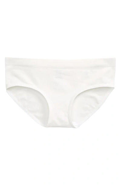 Shop Nordstrom Kids' Seamless Hipster Briefs In White Snow