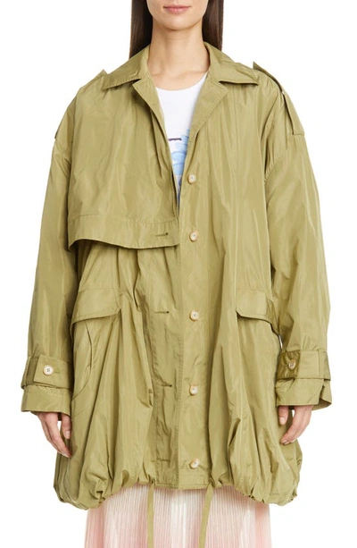 Shop Jacquemus Ouro Bubble Hem Parka In Light Green