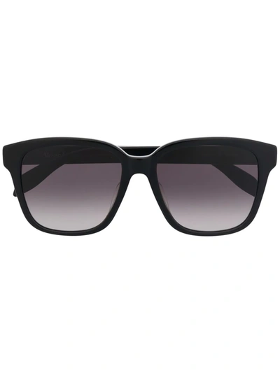 Shop Alexander Mcqueen Gradient Square-frame Sunglasses In Schwarz
