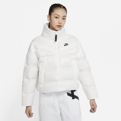 Shop Nike Women's  Sportswear Therma-fit City Series Jacket In White