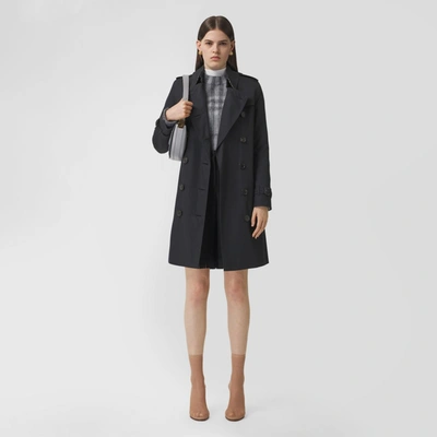 Shop Burberry The Mid-length Kensington Heritage Trench Coat In Midnight
