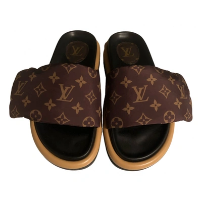 Pre-owned Louis Vuitton Pool Pillow Leather Mules In Brown