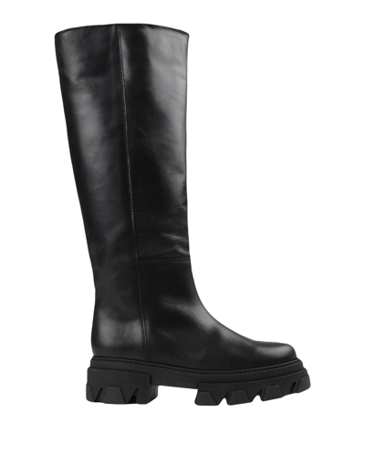 Shop Alohas Woman Boot Black Size 9 Soft Leather