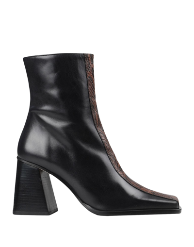Alohas Ankle Boots In Black