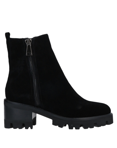 Shop Alma En Pena . Woman Ankle Boots Black Size 8 Soft Leather