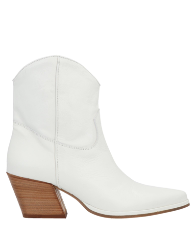 Shop Lemaré Woman Ankle Boots White Size 8 Leather