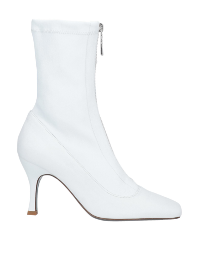 Shop Patrizia Pepe Woman Ankle Boots White Size 9 Soft Leather