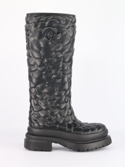 Shop Valentino Atelier 03 Rose Edition Rubber Boots In Black