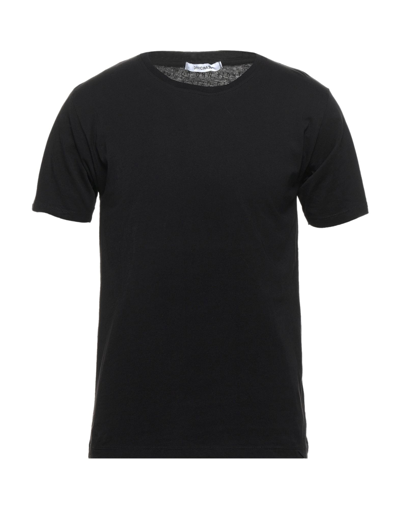 Shop Officina 36 T-shirts In Black