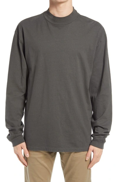 Shop John Elliott 900 Long Sleeve Mock Neck T-shirt In Charcoal