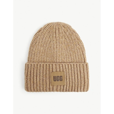 Ugg Logo-patch Knitted Beanie Hat In Camel