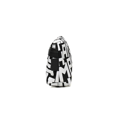 Shop Longchamp 珑骧  奢侈品 女士le Pliage Lgp系列黑色白色字母图案织物手拿包化妆包洗漱包 34061 412 067