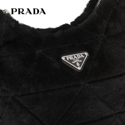 Shop Prada 普拉达 21秋冬女士单肩包 1bc151vo1o-2ec9-f0002