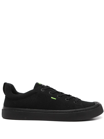 Shop Cariuma Ibi Low Knit Sneakers In 黑色