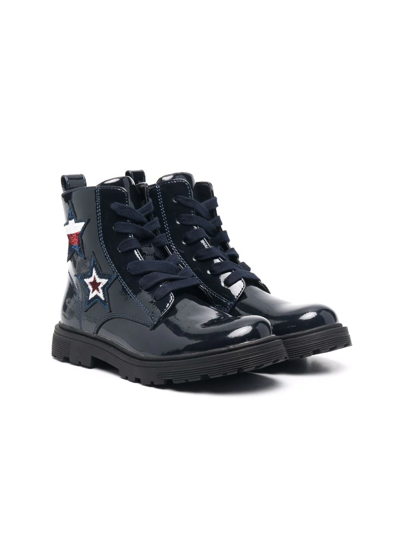 Shop Tommy Hilfiger Junior Schnür Lacquer Boots In 蓝色