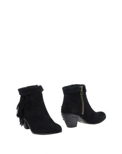 Shop Sam Edelman Ankle Boot In Black