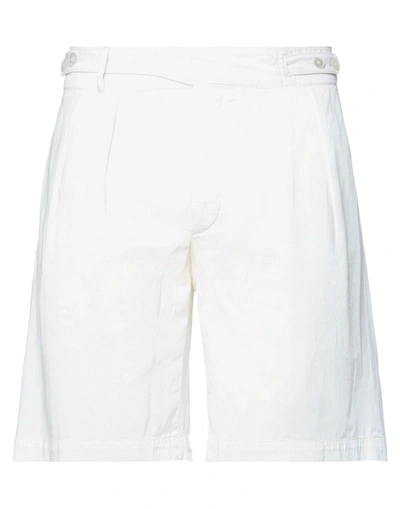 Shop Ermenegildo Zegna Zegna Man Shorts & Bermuda Shorts White Size 32 Cotton, Silk, Elastane
