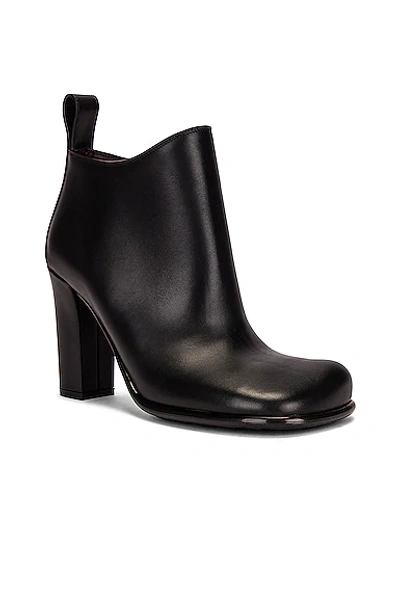 Bottega Veneta Leather Ankle Boots In Black